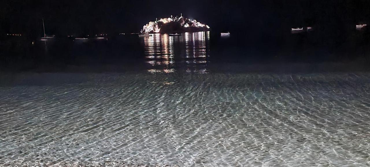 Πέτρα, Ελιά Και Λεβάντα Villa Tolón Eksteriør bilde